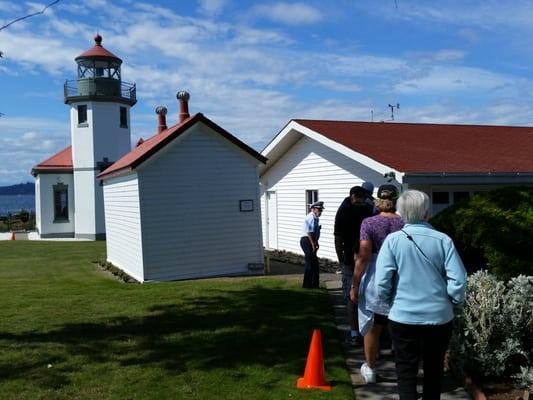 Getting started, learning about the origin and history of the lighthouse.