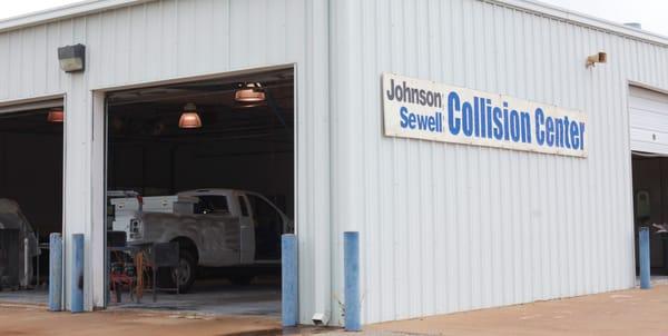 We offer a Full Service Collisioni Center.  Open Monday through Friday from 8:00am-5:30pm.