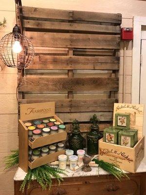 Your one-stop shop for flowers, candles and unique gifts!