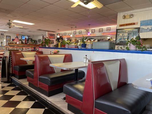 Cool, seating area and great milkshakes