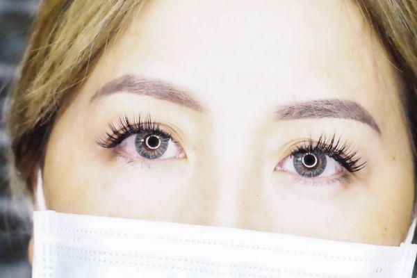 Natural "wet look" eyelash extensions. Cerritos, CA