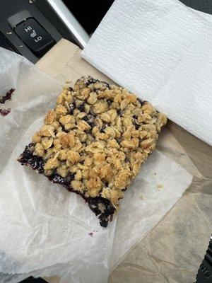 Fruit and oat bar