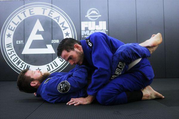 Closed guard position