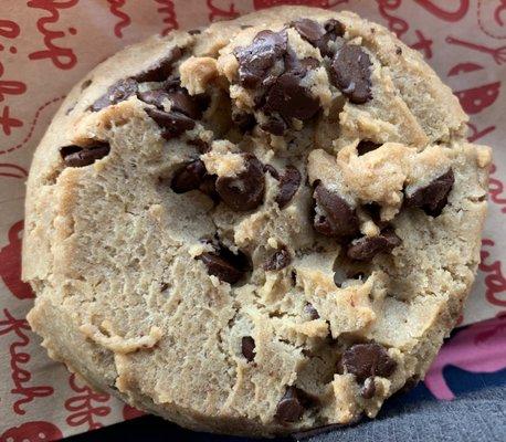 Mega chocolate chip cookie