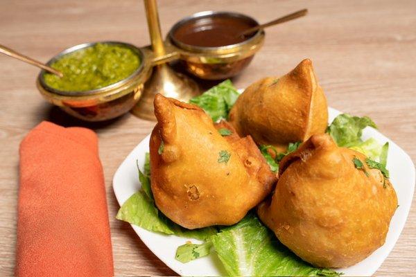 Vegetable samosas