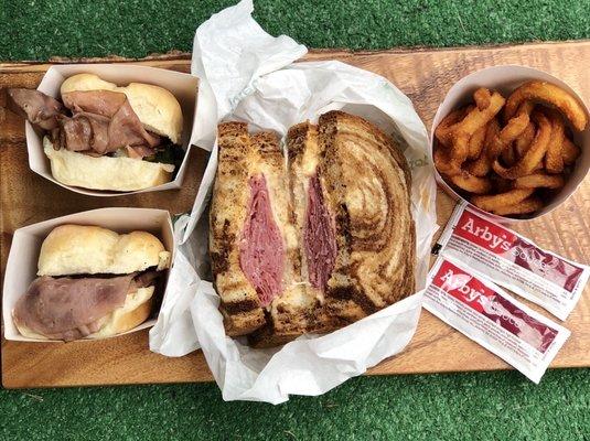 Roast Beef 'n Cheese Slider, Rueben n Curly Fries