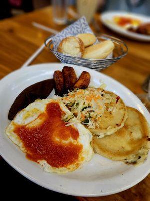 Salvadoran Breakfast (eggs, refried black beans, plantain, & arepas