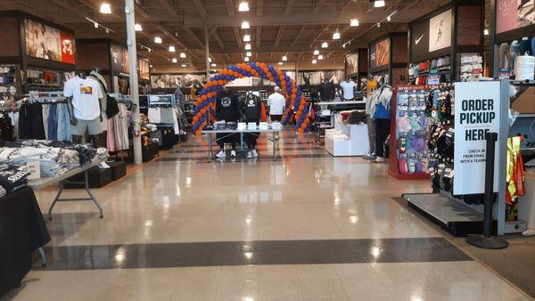 DICK'S Sporting Goods