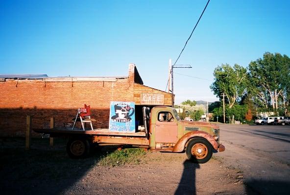 The sun was setting as we came upon Smithneck Cafe.  Yummy!