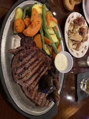 Ribeye with veggies and garlic smash baby reds