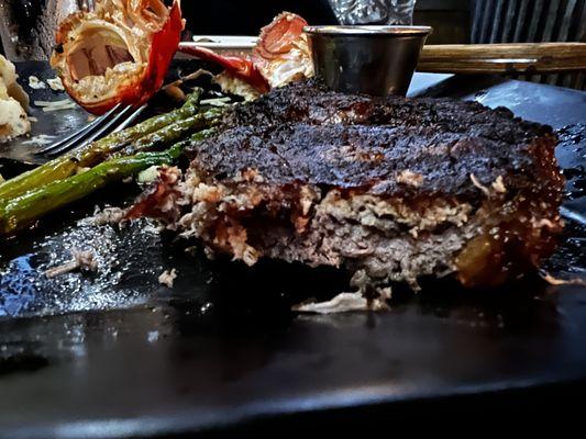 See how overcooked this steak is? I ordered it medium well. It doesn't even look like a 16 ounce rib eye steak.