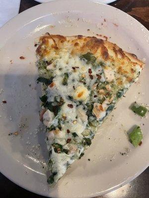 Pesto pizza with chicken and spinach