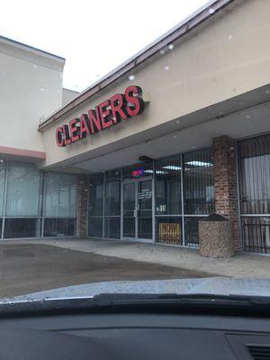 Just a great Cleaners tucked away in a shopping center across the street from Tom Thumb.