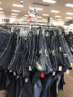 Every thrift store should display their jeans this way! Makes it so much easier to browse by brand and size.