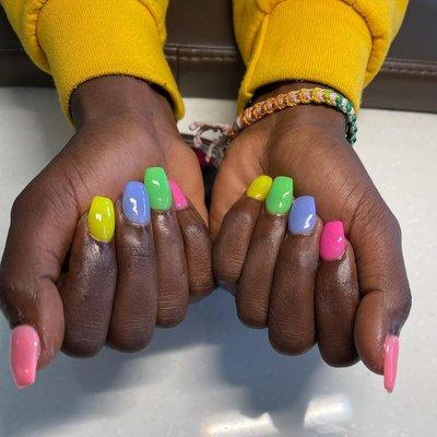 Fullset SNS dipping powder nails with multiple colors (best nails in Seattle, Washington)