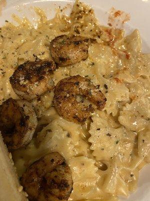 Blackened Shrimp Alfredo. Amazing.