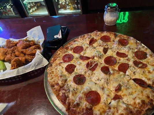 Pizza and boneless wings