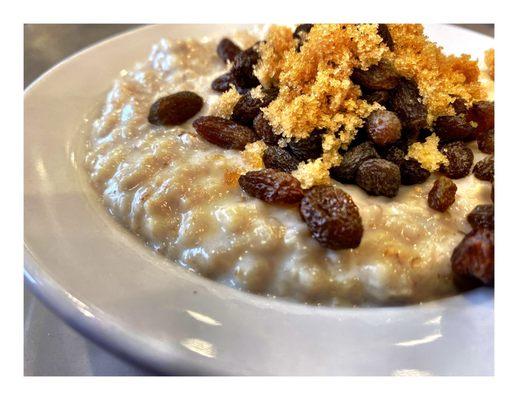 Oatmeal w/Brown Sugar & Raisins.Dapper's East. Chicago, IL Target Plaza. Chicago's Old Fashion Greek Dinner. Breakfast/Lunch Place. Cool!