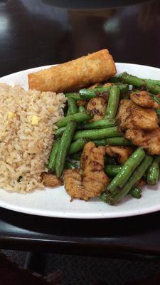 Chicken with Green Beans, lunch potion served with fried rice and an eggroll