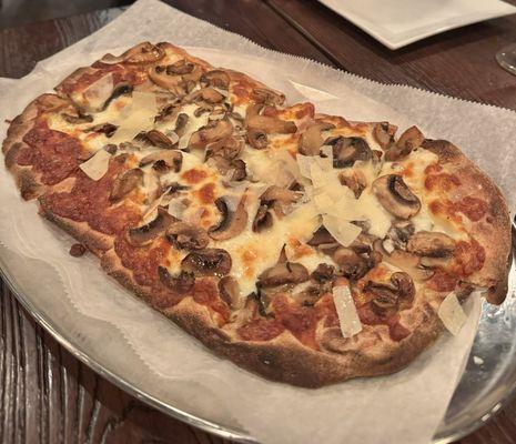 Mushroom pizza