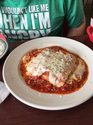 Lasagna and garlic bread