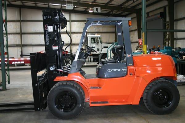 Toyota 7FDU70 Forklift