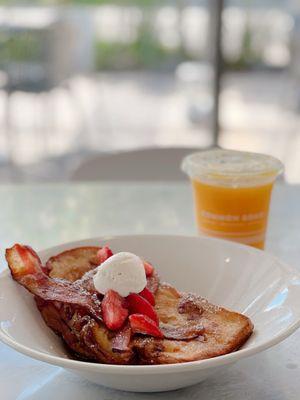 FRENCH TOAST & BACON