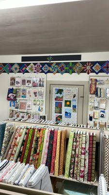 We have a variety of samples and beautiful fabrics.
717243-5076