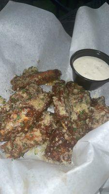 Garlic parm wings