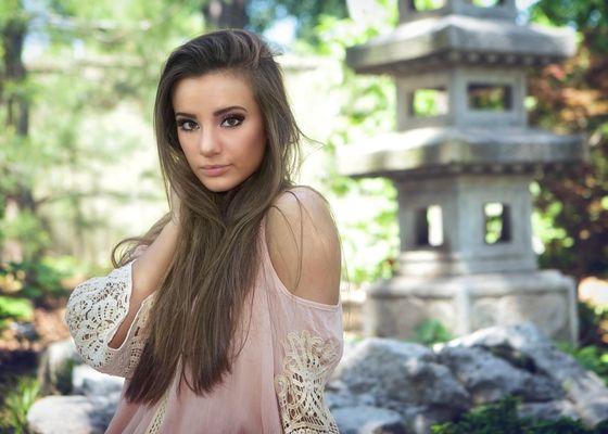 Senior girl, Missouri Botanical Gardens, Shaw's Park, St. Louis photographer