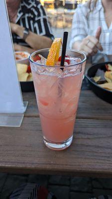 Nonalcoholic grapefruit mocktail