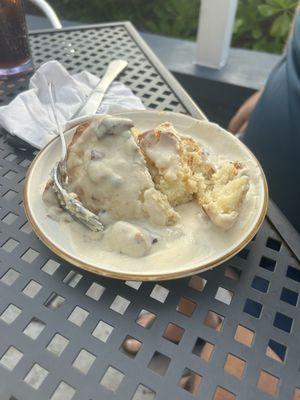 Biscuit and gravy