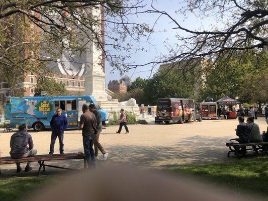 Niagara Square