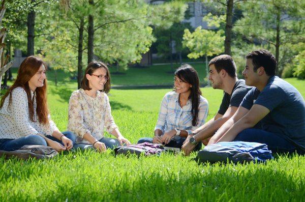 Student mentors meeting outside