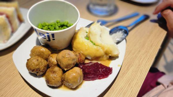 Kids swedish meat ball meal