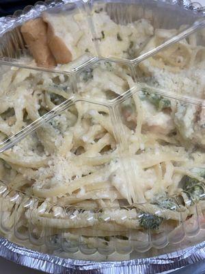 Fettucini Alfredo with Shrimp and Broccoli