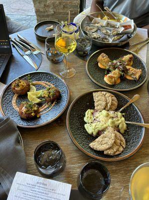 Appetizers (crab cakes, egg rolls, tartare)