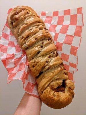 The Apple Pie Bread is my favorite item here. There are loads of apple chunks on a yummy layer of cinnamon. This is so incredibly good.