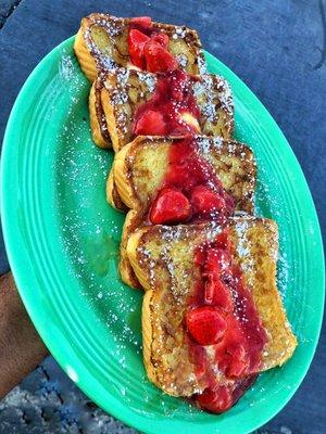 French Toast 😋😋 Bfast served till 2pm on Saturdays & Sundays #Brunching