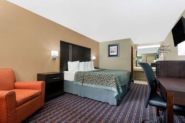 Days Inn By Wyndham Maumee/Toledo