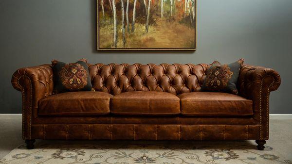 607 Louis Chesterfield Sofa