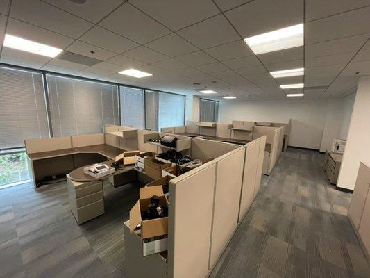 Office and commercial jobs! We love to dismantle cubicles and remove unwanted office equipment. Over 75% gets recycled!