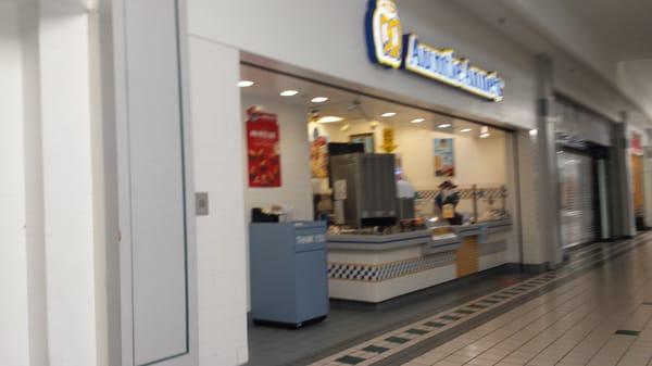 Auntie Anne's storefront