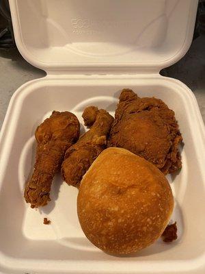 3 piece dark meat with dinner roll