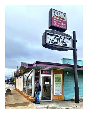 D'Masti @ 11915 S Western Ave, Blue Island, IL  Catering CarryOut w/Parking.Daily lunch Specials Sandwiches Wraps Soups Salads etc. Cool!