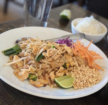 Pad thai with chicken