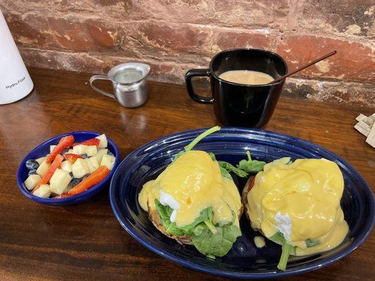 Great local place. Delicious homemade hollandaise and warm service.