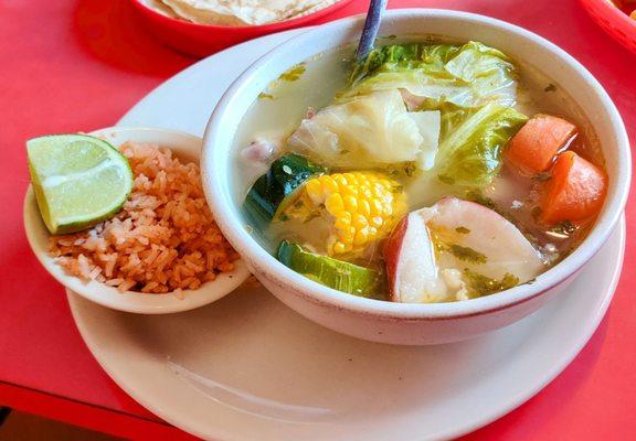 Caldo de Pollo