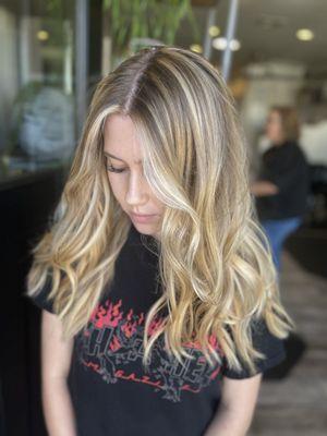 Money piece and balayage blonde