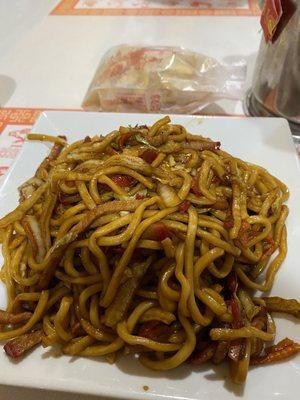 Pork lo mein (small)